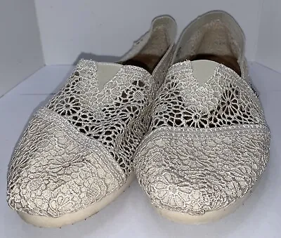Toms Shoes Women 9 Slip On  White Alpargata Crochet Canvas Lace Comfort Shoes • $20