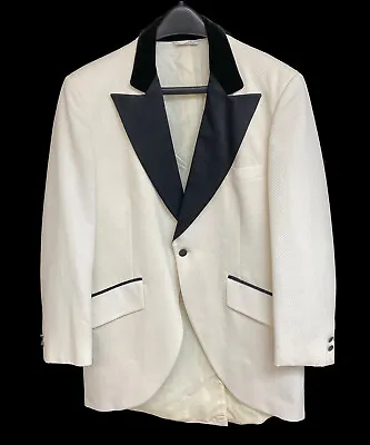 Men's Vintage Ivory Tuxedo Tailcoat Morning Coat Cutaway Velvet Collar 1970s 42R • $89.99