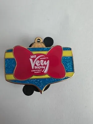 Disney Pin Mickeys Very Merry Christmas Party 2017 Donald Duck Ornament LR (D1) • $13.95