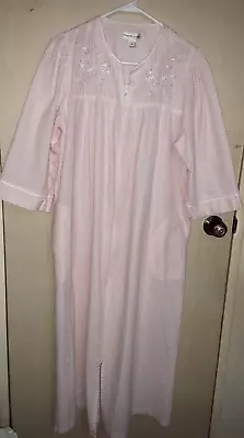 Miss Elaine Pink Seersucker Gown/Robe Size M NWOT  #3 • $12