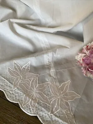 $17.99 • Buy Vintage White Cotton Embroidered Floral Applique Tablecloth 88” Round