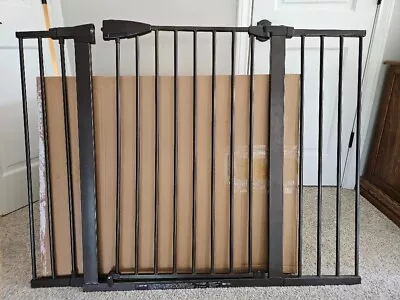 Munchkin MK0009-111 Easy Close Metal Baby Gate Size XL - Bronze • $69