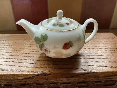 Wedgewood Wild Strawberry Miniature Tea Pot • £13.99