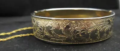 Beautiful Vintage Etched Flower Design Hinged Bangle Bracelet Gold Tone 5/8  W • $19.99