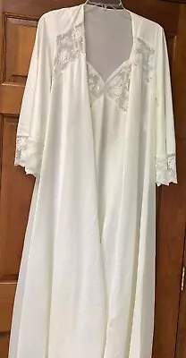 Vtg Miss Elaine Nylon Lace Nightgown & Robe Peignoir Set Ivory Sweep Medium • $34.99