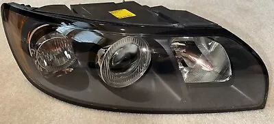 2004 05 06 07 Volvo S40 Right Passenger Side Halogen Headlight Assembly 30698802 • $99