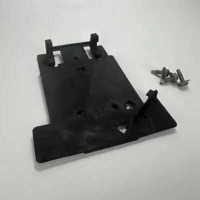 03-06 Silverado Sierra Tahoe Vortec Engine Cover Mounting Bracket W/ Screws Oem • $21