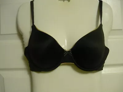 Maidenform  36 C Bra T- Shirt Bra Black  RN # 27701  Underwire. • $13.50