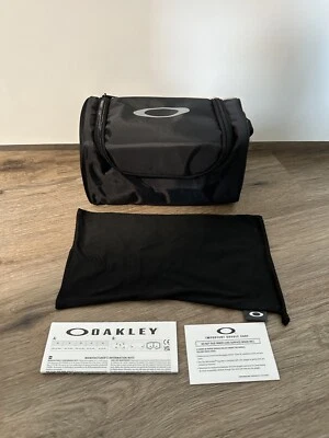 $12.70 • Buy New! OAKLEY Ski / Snowboard Goggle Zipper Case & Sleeve