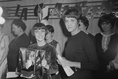 Mireille Mathieu Receiving Note D'Or Song 1968 Paris France No- 1968 Old Photo • $5.78