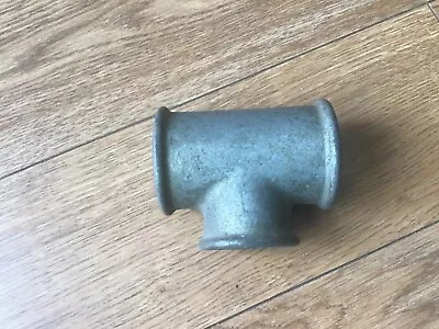 1 1/2” Equal  Tee Galvanised BLACK MALLEABLE IRON PIPE FITTINGS BSP Tee • £3