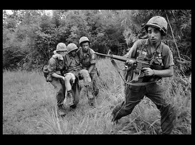 Vietnam War US Army Paratroopers PHOTO 173rd Carry Wounded On Patrol • $4.28