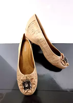 MICHELLE D Beige Ballet Flats Shoes Women's Size 9M (W-121) • $32.95