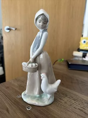 Lladro Nao Porcelain Figurine Girl With Hen & Basket Of Chicks • £10