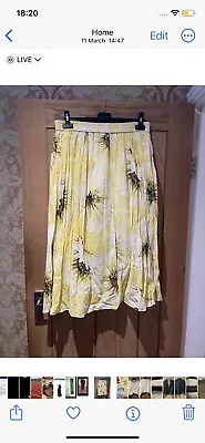 H & M Skirt Floral Size Small Bnwt • £3