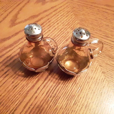 $7.50 • Buy Vintage USA Farber Bros Amber Glass Salt & Pepper Shakers (PATENT DATE 1932 NYC)