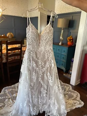 Maggie Sottero Wedding Dress • $1200