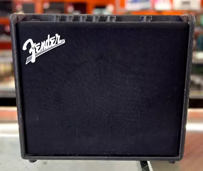 Fender Mustang LT25 Modeling Guitar Amplifier 25W 1X8  Combo Amp • $100