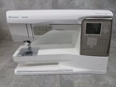 Husqvarna Viking Designer TOPAZ 30 Sewing Quilting & Embroidery Machine • $899.95