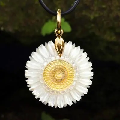 Flower Pendant Mother-of-Pearl & Vermeil Gold-plated Over Sterling Silver 5.35 G • $58