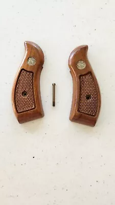 Factory Smith And Wesson K Frame Round Butt Grips • $17.50