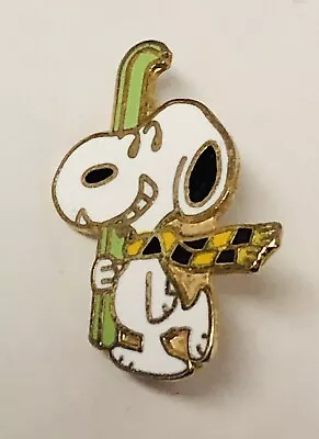 Snoopy With Skis Enameled Pin Peanuts VG Vintage • $12.71