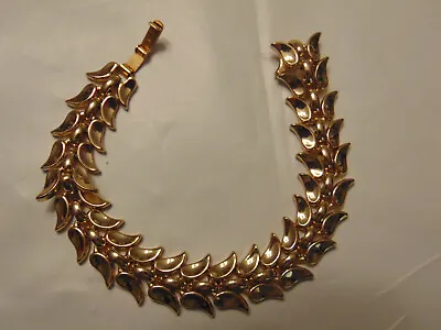 Vintage Signed Crown Trifari Gold Tone Leaf Panel Link Bracelet - 7.5  • $35