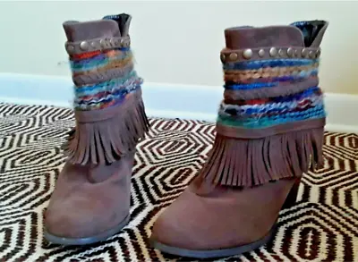 DOLCE By Mojo Moxy Boho Fringed Cowgirl Bronco Western Ankle Boots Heels 10 • $16.99