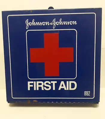 Vintage Johnson And Johnson Metal FIRST AID Wall Mount Kit Box  # 8162 • $14.99