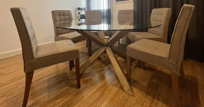 $500 • Buy Round Dining Table And Chairs