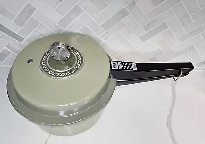 Vintage Mirro-Matic Pressure Cooker Avocado Green Aluminum 4QT Retro 70’s Trivet • $29.95