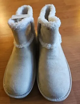 Arizona Jean Co Sand  Ankle Boots Women's  Faux Fur Trim Memory Foam 9 M NEW • $14.95