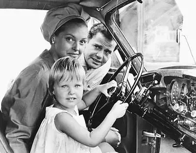Actress Nadja Tiller Wheel A Car Daughter Natascha As Husband W- 1962 Old Photo • $5.47