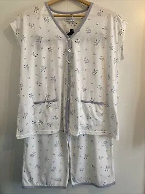 La Marquise Summer Pyjamas White & Blue Mix Size 16-18 • £3.99