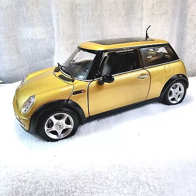 Maisto Diecast Mini Cooper Car 1:18 The Gold Special Edition Sunroof RARE • $23