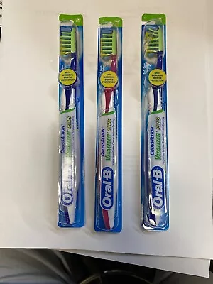 ( 3 ) Oral-B CrossAction Vitalizer Plus 57 Soft 40 Reg Toothbrushes • $25