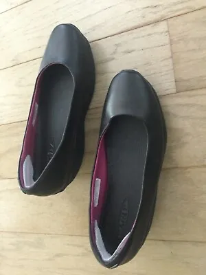 MBT Slip On Black Real  Leather Ballet Flats Shoes  Women Sz 9-9.5 EU 40 • $89