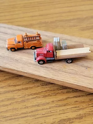 N Scale Lot Of 1 Flat Bed Truck W/Load   & 1 Service Truck • $26