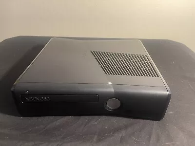 Microsoft Xbox 360 S 250GB Console - Black (1439) • $45.99