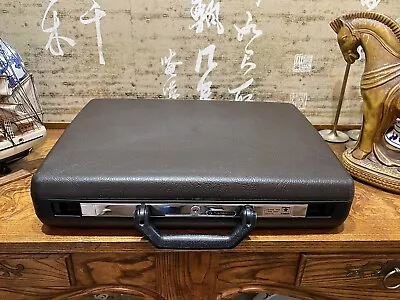 Vintage Samsonite Broker Hard Shell Attache Briefcase NO KEY • $26.99