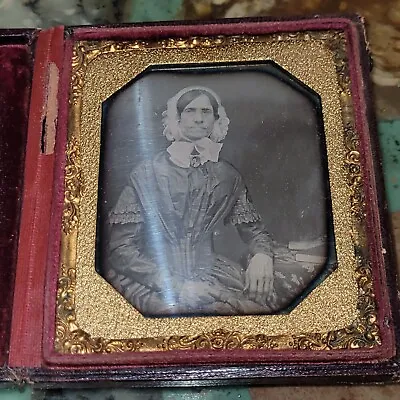 1800s Daguerreotype Woman Fancy Dress Velvet Wood & Leather Case Clasps Mourning • $80