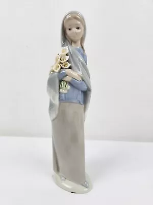 Lladro Porcelain Figurine “Girl With Calla Lilies” #4650 Retired 9  • $40.50