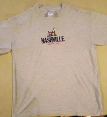 Nashville  Music City USA  T-shirt Gildan Large Embroidered  • $15