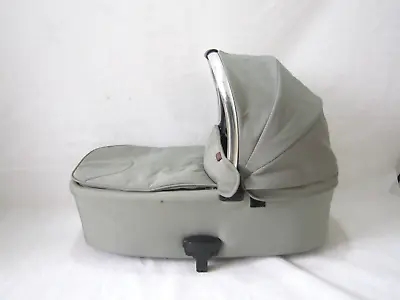 Mamas & Papas Carrycot Flip XT2 / Ocarro Grey • £32.99