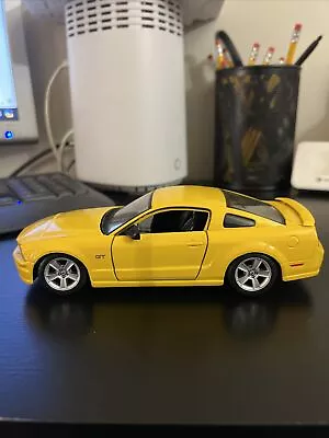Maisto  Special Edition Orange 2006 Ford Mustang GT  1:24 Scale • $9.99