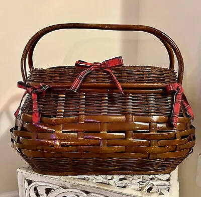 Vintage Weaved Wood And Wicker Picnic Basket Set With Bamboo Handle • $65