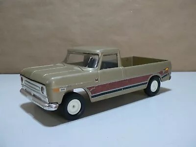 Vintage Ertl International Harvester IH 1000 Scout Pick Up Truck Wood Side 12” L • $94.95