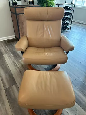 Ekornes Stressless Leather Recliner Large Arm Chair & Ottoman • $599