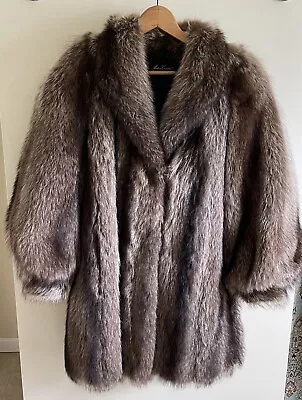 VTG - Made In Canada Mid Length Raccoon Fur Coat Women’s SM/MED Fully Lined EUC • $299.95