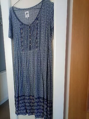 Mantaray Blue Patterned Dress Size 18 • £2.50